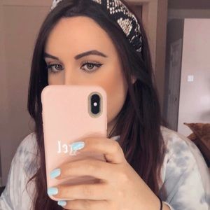 Meet your Posher, Ava